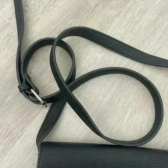 STEVE MADDEN- Turnlock Black Crossbody - Picture 5 of 8